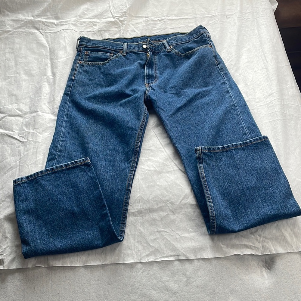 505 LEVI ZIPPERED JEANS SIZE 38” 30”